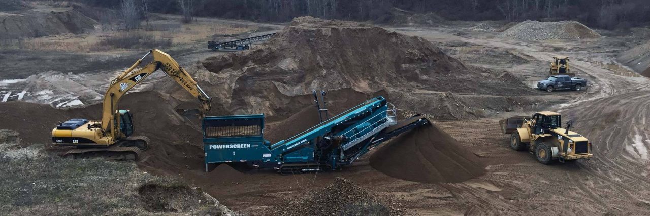 gandghauling-drone-at-gravel-pit-01